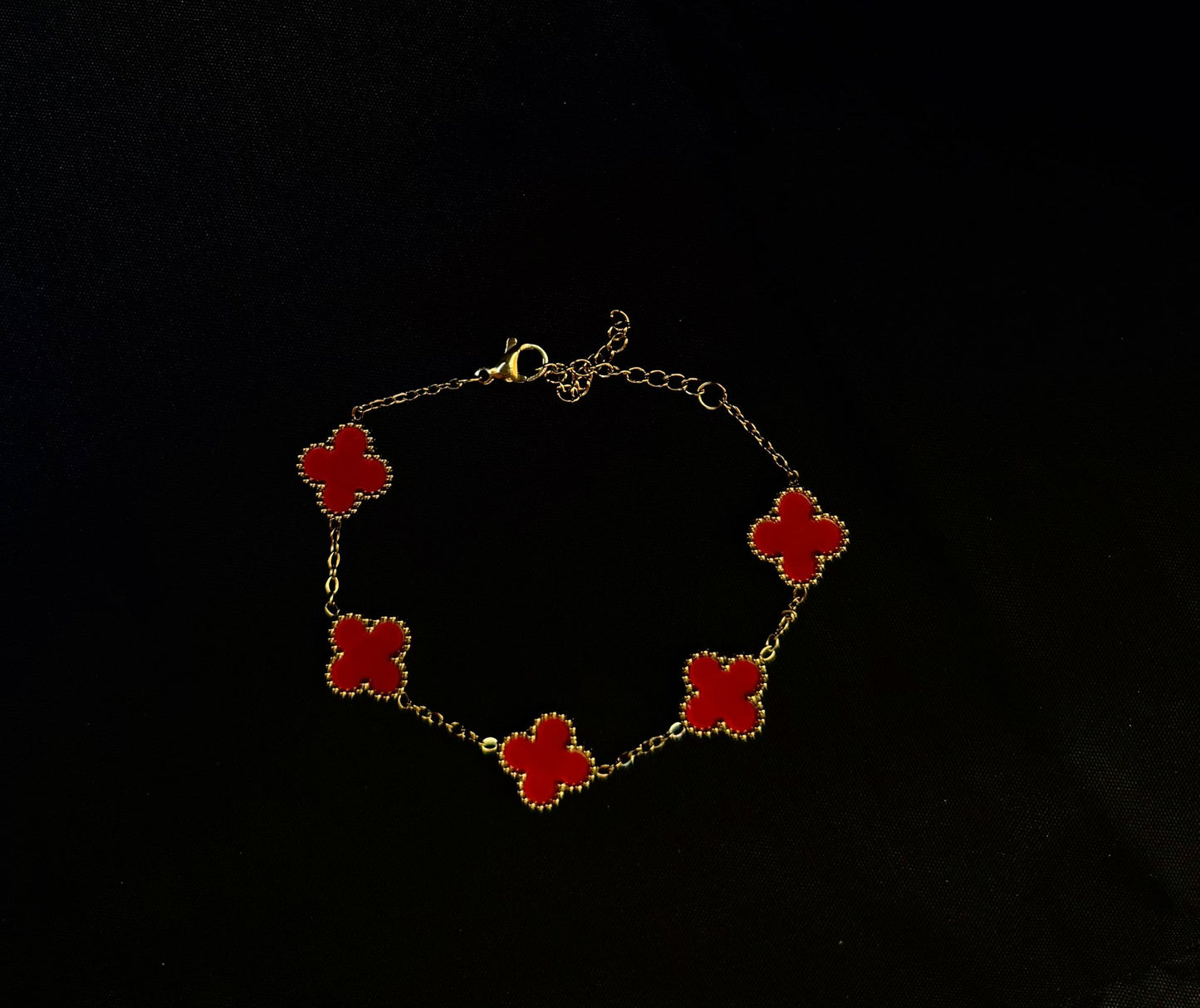 Bracelet Eléna 5 Trèfles Rouge Passion - Chaîne Argentée Élégante